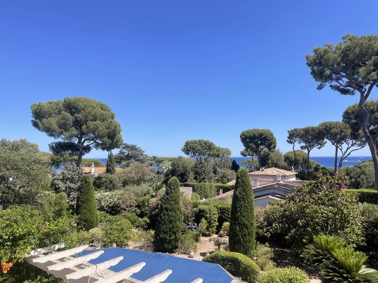 Villa for Sale in Cap D Antibes, Antibes Area 2