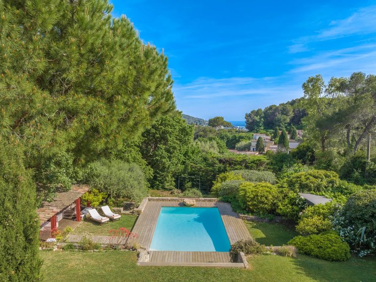 Villa for Sale in Le Cannet, Cannes Area 1