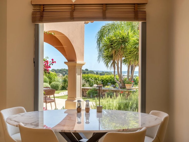 Villa for Sale in Antibes, Antibes Area 10