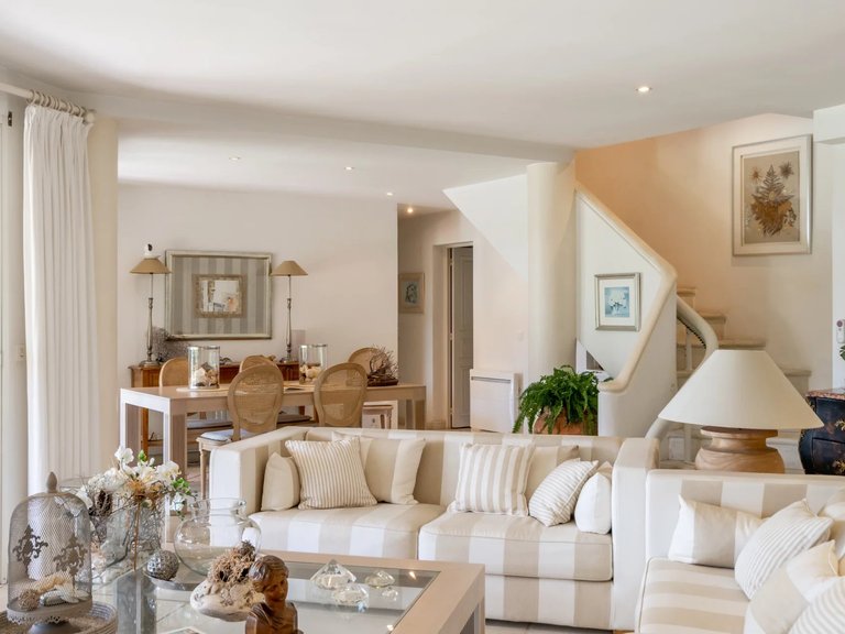 Villa for Sale in Cannes, Cannes Area 3