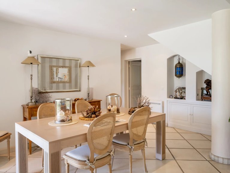 Villa for Sale in Cannes, Cannes Area 4
