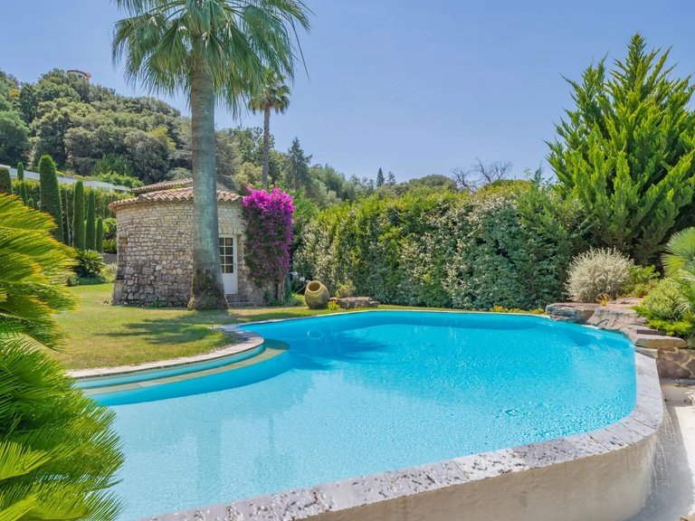 Villa for Sale in Cannes, Cannes Area 5