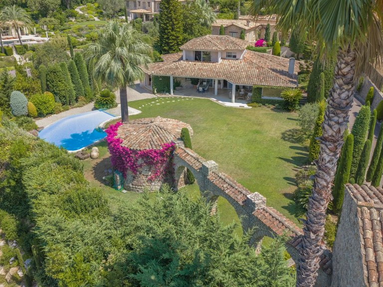 Villa for Sale in Cannes, Cannes Area 7