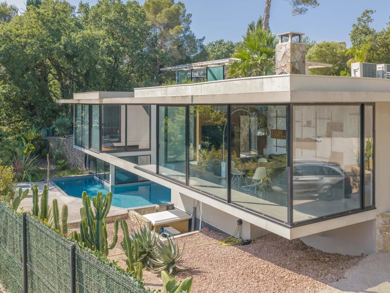 Villa for Sale in Cannes, Cannes Area 13