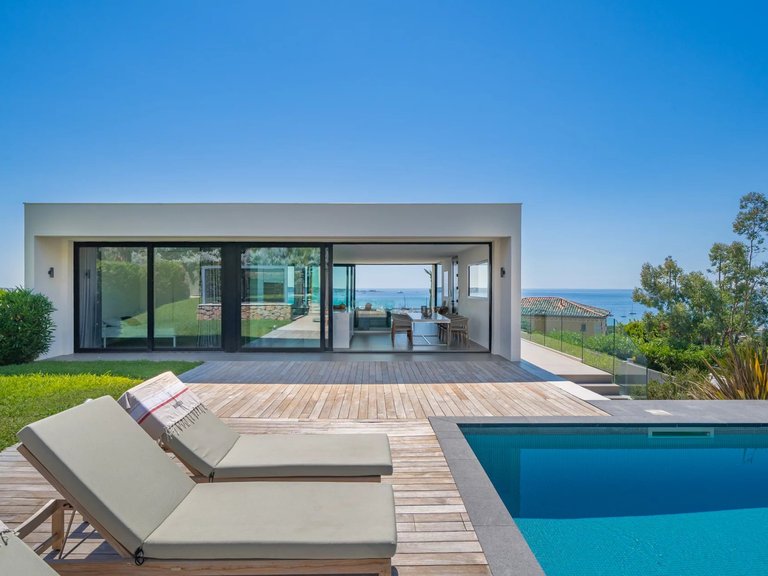Villa for Sale in Le Golfe Juan, Antibes Area 1