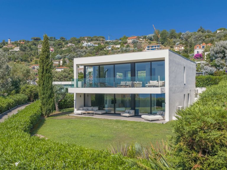 Villa for Sale in Le Golfe Juan, Antibes Area 2