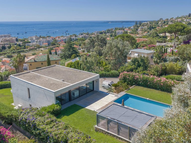 Villa for Sale in Le Golfe Juan, Antibes Area 11