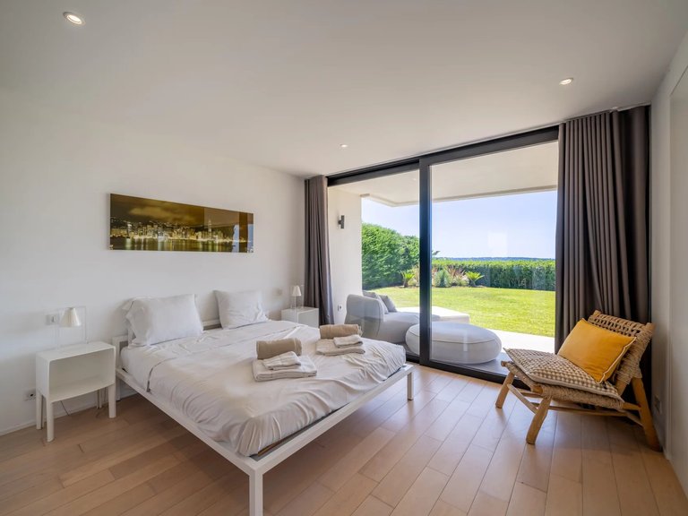 Villa for Sale in Le Golfe Juan, Antibes Area 17