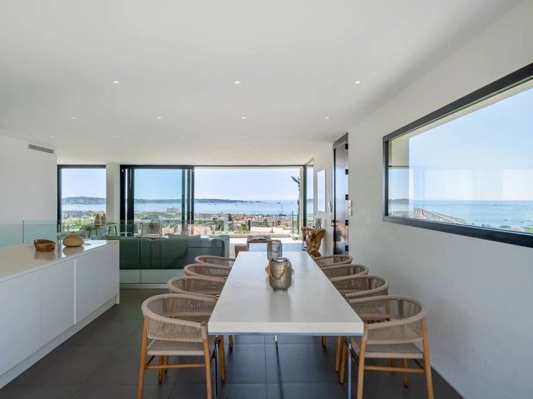 Villa for Sale in Le Golfe Juan, Antibes Area 3