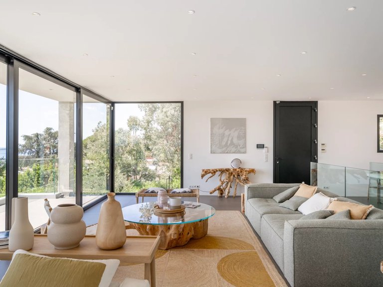 Villa for Sale in Le Golfe Juan, Antibes Area 10
