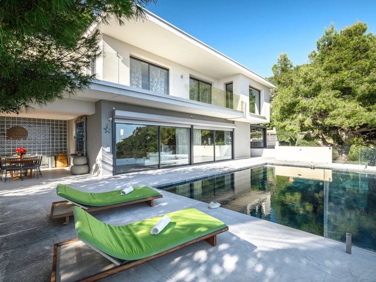 Villa for Sale in Villefranche Sur Mer, Villefranche, Cap Ferrat Area 3