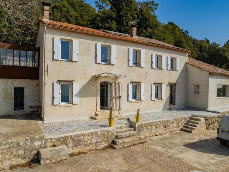 Villa for Sale in Grasse, Mougins, Valbonne, Grasse Area 17