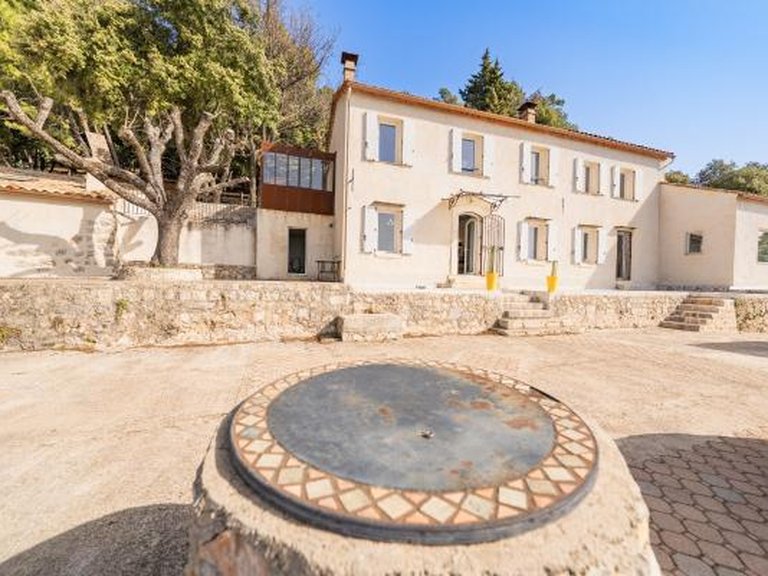 Villa for Sale in Grasse, Mougins, Valbonne, Grasse Area 19