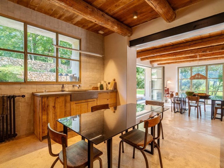 Villa for Sale in , Aix En Provence Area 7