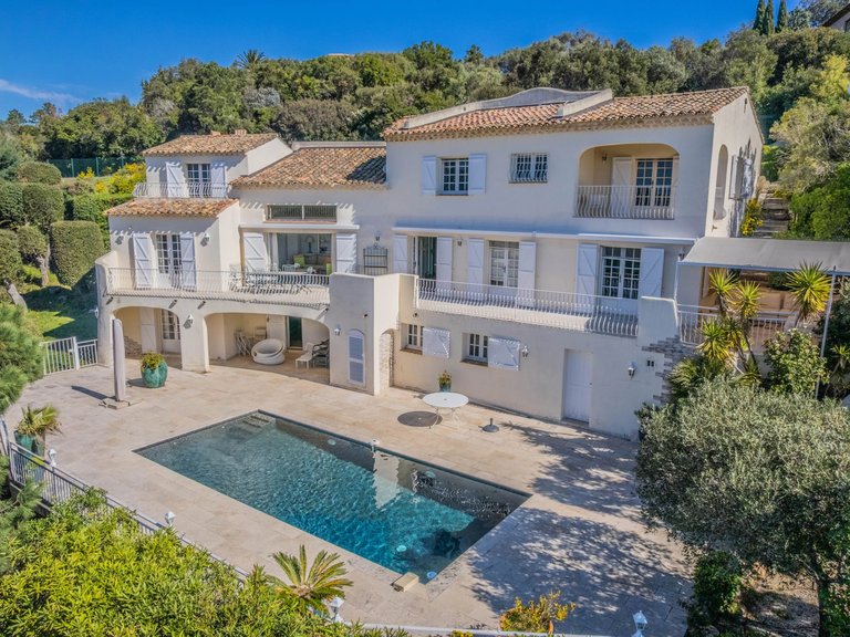 Villa for Sale in Les Issambres, St Raphaël, Ste Maxime Area 1
