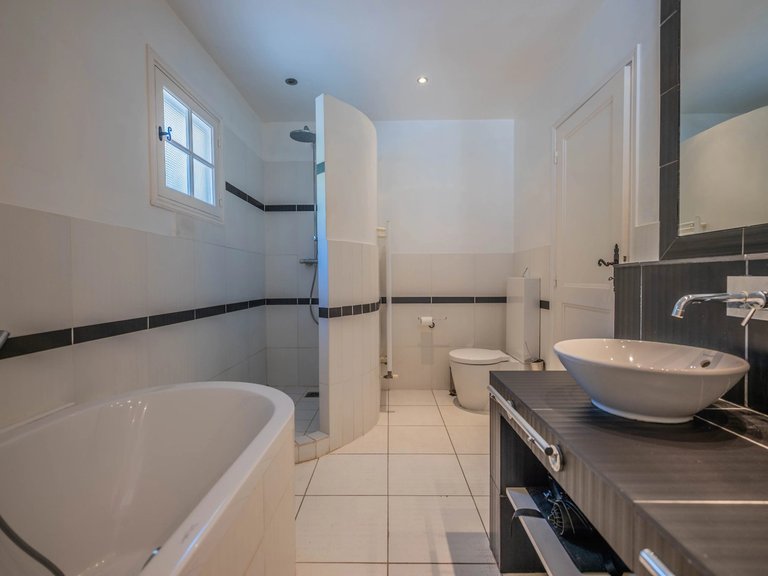 Villa for Sale in Les Issambres, St Raphaël, Ste Maxime Area 11