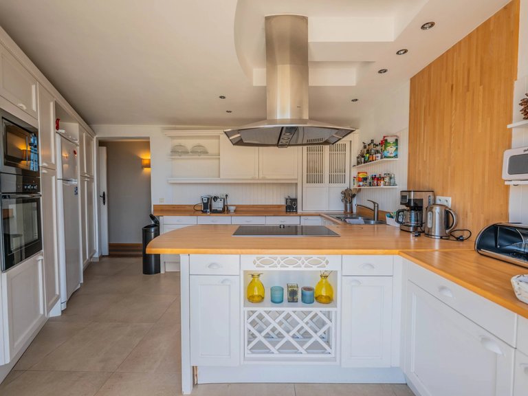 Villa for Sale in Les Issambres, St Raphaël, Ste Maxime Area 8