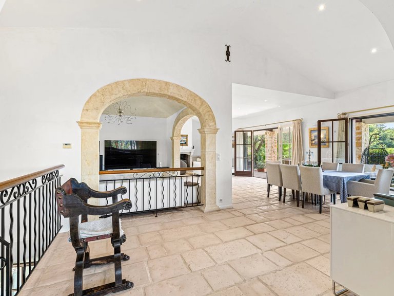 Villa for Sale in Cannes, Cannes Area 9