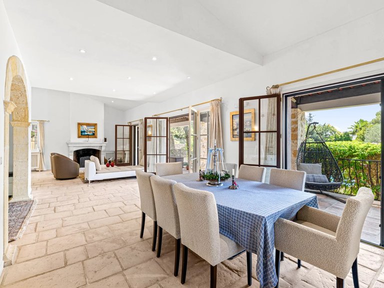 Villa for Sale in Cannes, Cannes Area 10