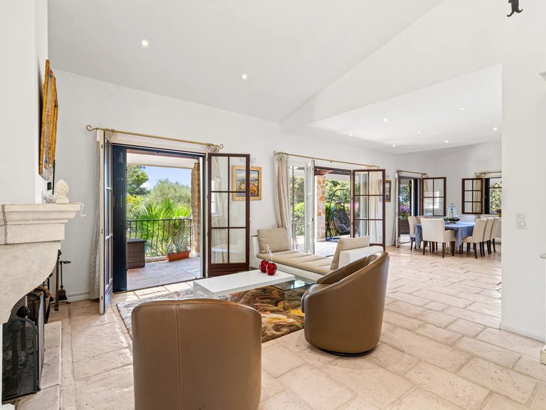 Villa for Sale in Cannes, Cannes Area 11