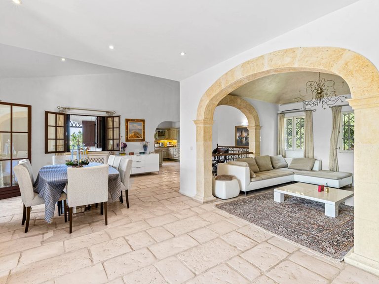 Villa for Sale in Cannes, Cannes Area 12