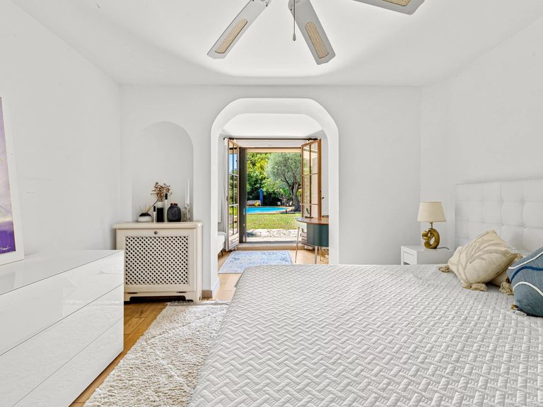 Villa for Sale in Cannes, Cannes Area 13