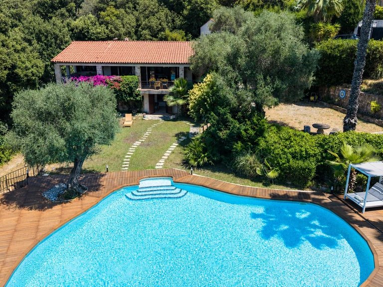 Villa for Sale in Cannes, Cannes Area 18