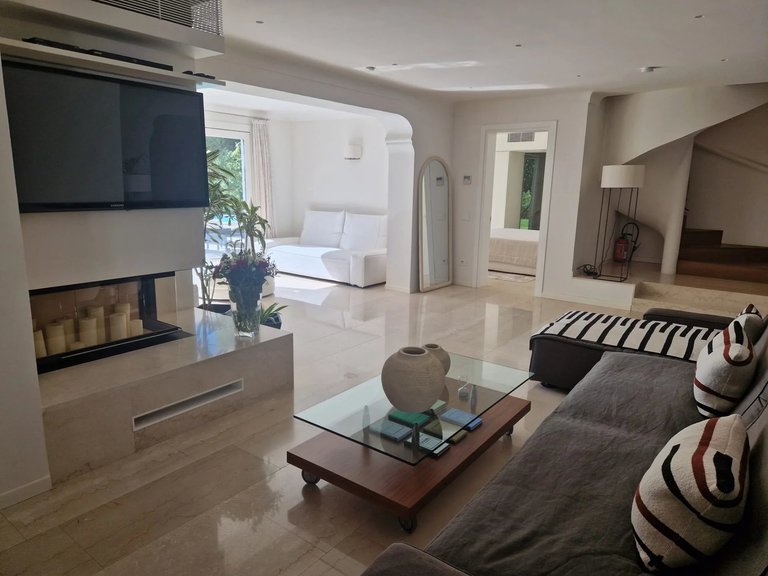 Villa for Sale in Saint Tropez, St. Tropez, Grimaud Area 5