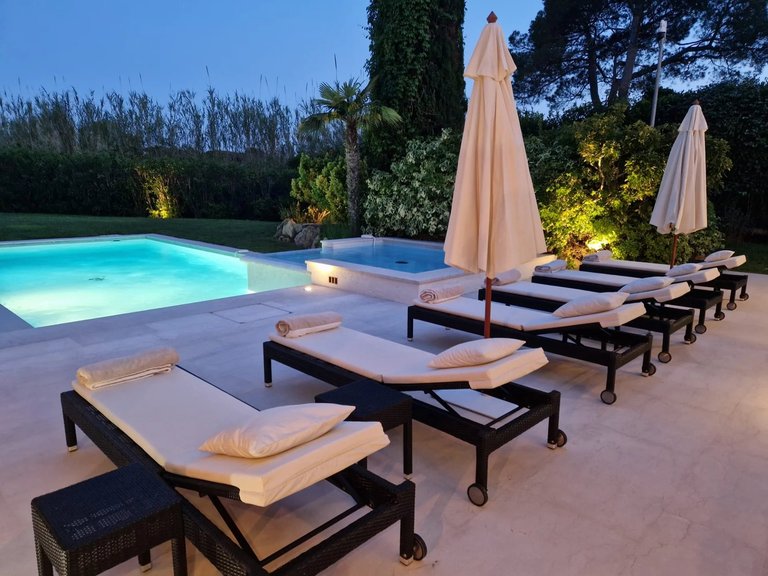 Villa for Sale in Saint Tropez, St. Tropez, Grimaud Area 13