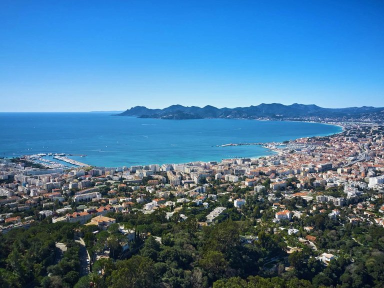 Villa for Sale in Cannes, Cannes Area 1