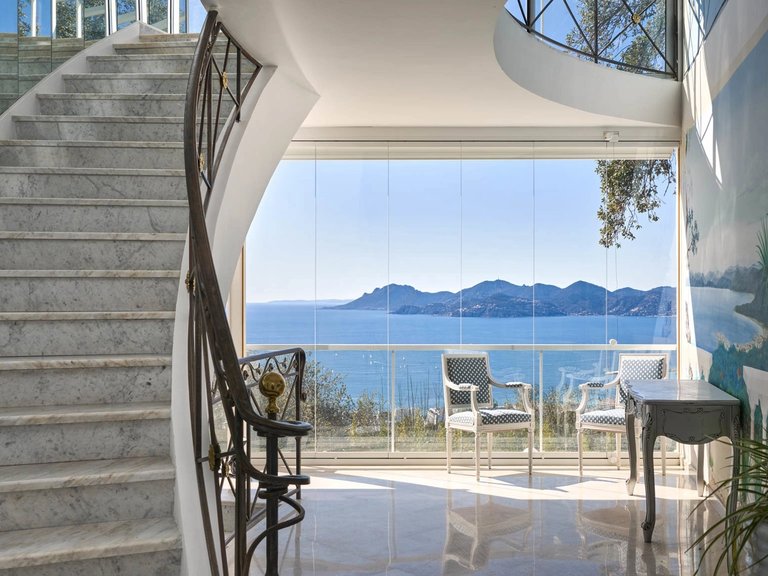 Villa for Sale in Cannes, Cannes Area 4