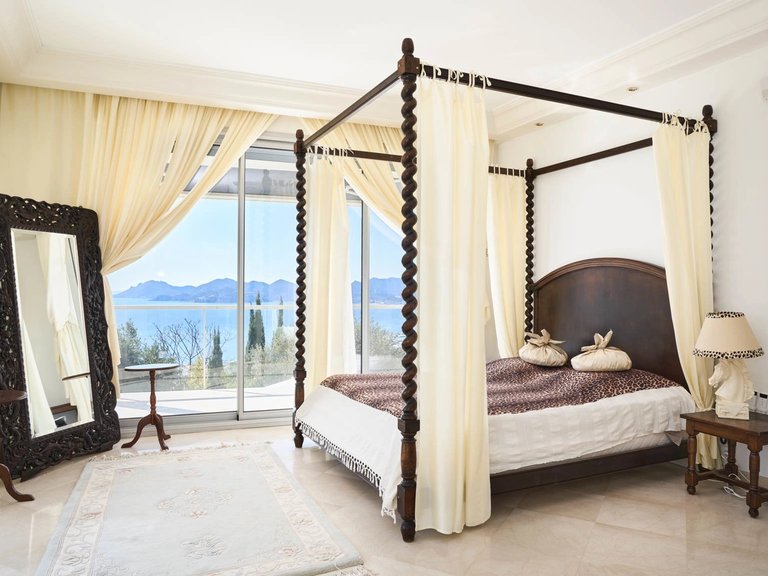 Villa for Sale in Cannes, Cannes Area 12
