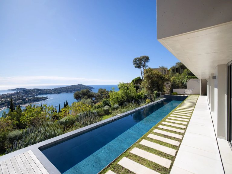 Villa for Sale in Villefranche Sur Mer, Villefranche, Cap Ferrat Area 4