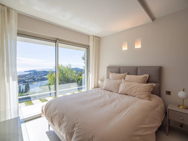 Villa for Sale in Villefranche Sur Mer, Villefranche, Cap Ferrat Area 14