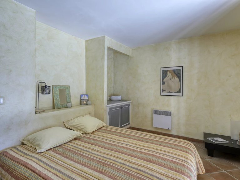 Villa for Sale in Cavalaire Sur Mer, Provence Coast (cassis To Cavalaire) 6