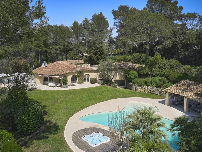Villa for Sale in Mouans Sartoux, Mougins, Valbonne, Grasse Area 11