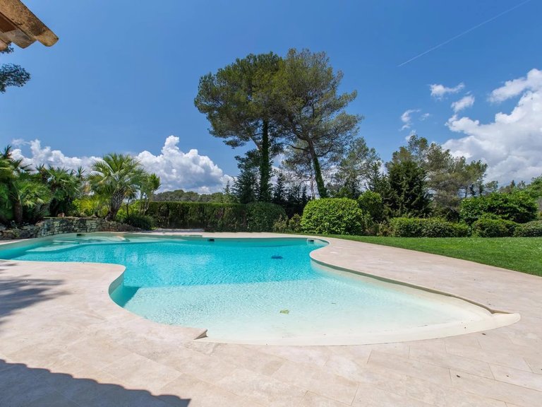 Villa for Sale in Mouans Sartoux, Mougins, Valbonne, Grasse Area 18