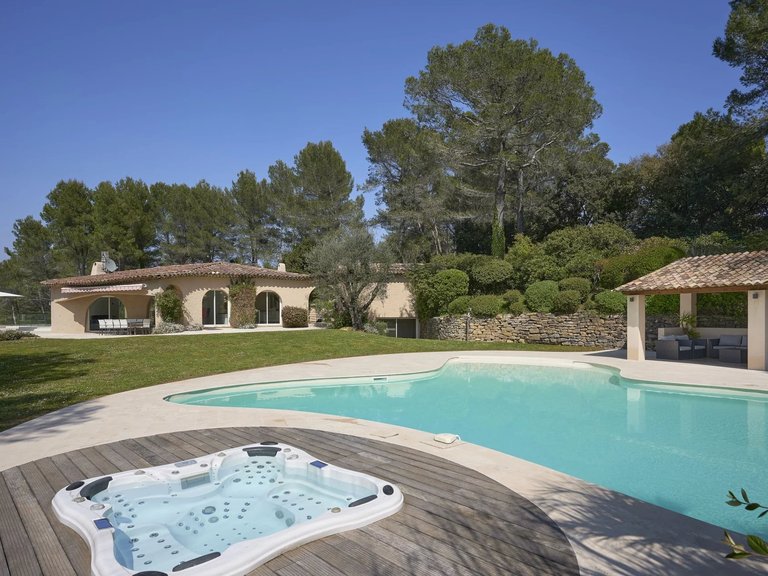 Villa for Sale in Mouans Sartoux, Mougins, Valbonne, Grasse Area 14