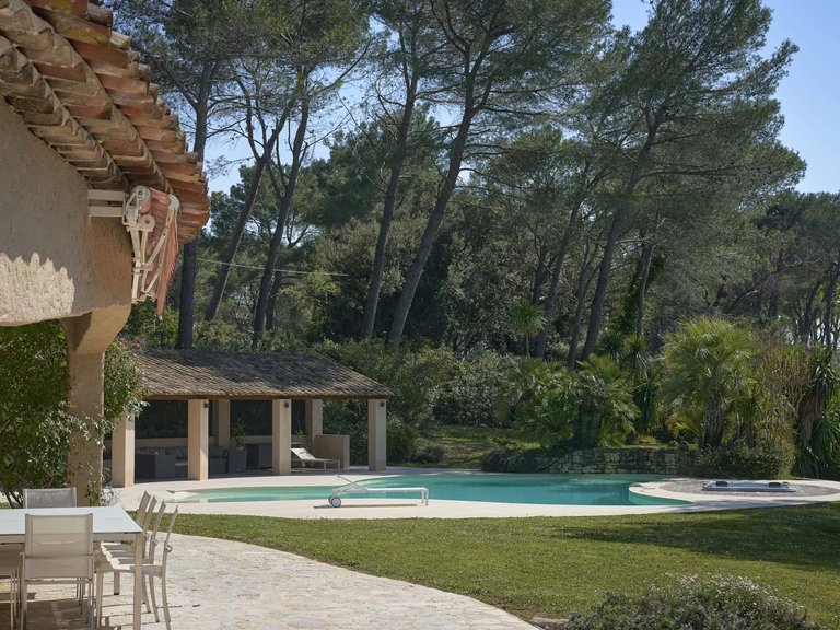 Villa for Sale in Mouans Sartoux, Mougins, Valbonne, Grasse Area 15