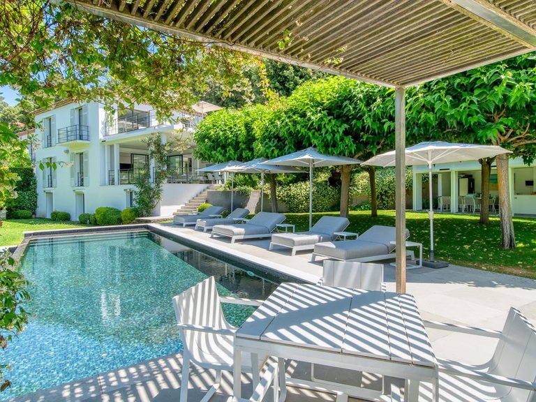 Villa for Sale in Cannes, Cannes Area 2