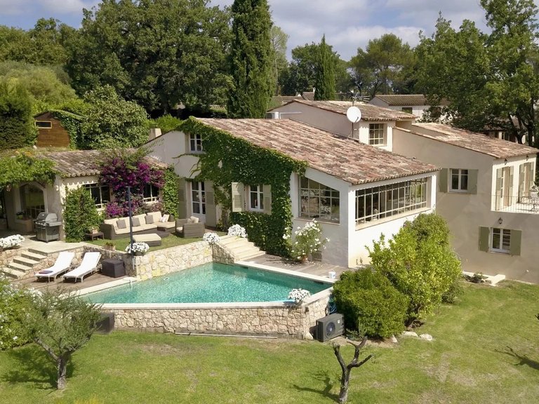 Villa for Sale in Valbonne, Mougins, Valbonne, Grasse Area 17