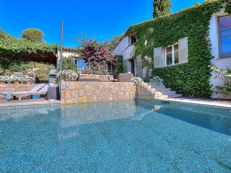 Villa for Sale in Valbonne, Mougins, Valbonne, Grasse Area 18
