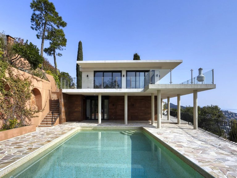 Villa for Sale in Theoule Sur Mer, Cannes Area 3