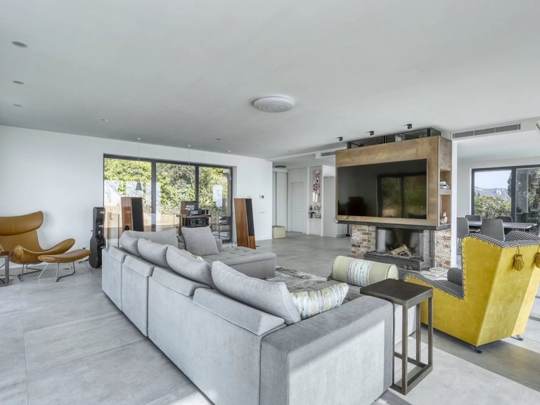 Villa for Sale in Theoule Sur Mer, Cannes Area 6