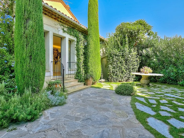 Villa for Sale in Mougins, Mougins, Valbonne, Grasse Area 14