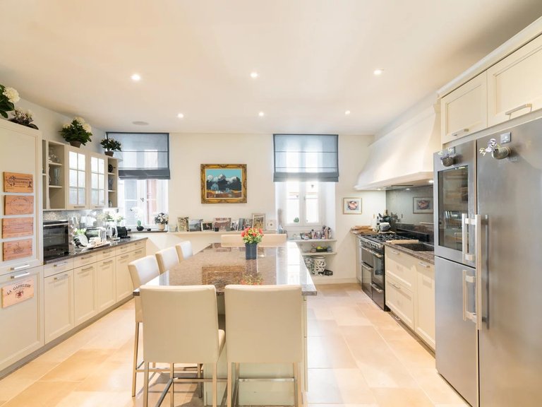 Villa for Sale in Mougins, Mougins, Valbonne, Grasse Area 2