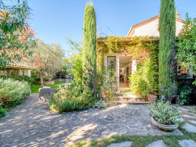 Villa for Sale in Mougins, Mougins, Valbonne, Grasse Area 10