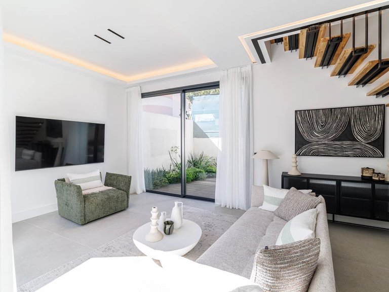 Villa for Sale in St Jean Cap Ferrat, Villefranche, Cap Ferrat Area 6
