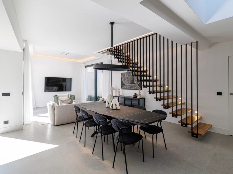 Villa for Sale in St Jean Cap Ferrat, Villefranche, Cap Ferrat Area 7