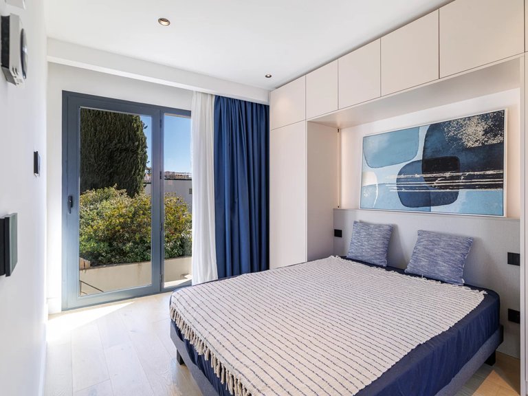 Villa for Sale in St Jean Cap Ferrat, Villefranche, Cap Ferrat Area 20